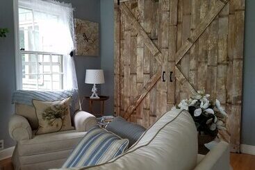 Contented Cottage Bed And Breakfast