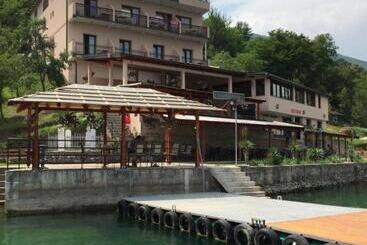 تختخواب و صبحانه Pansion Asim