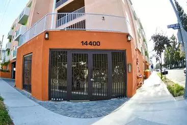Fully Furnished Apartments near Hollywood