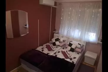 Hostel Mirror