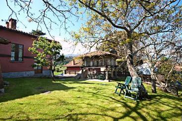 فندق Apartamentos El Cueto De Los Collado