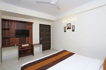 Отель Oyo 6812 Aruma Residency