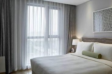 Aparthotel One Sunland Serviced Suites Managed By Lanson Place