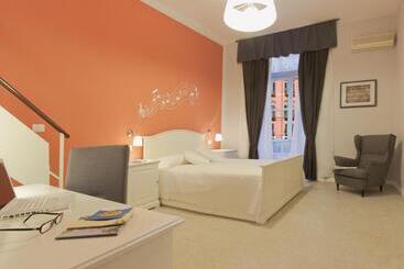 تختخواب و صبحانه Napoli Experience