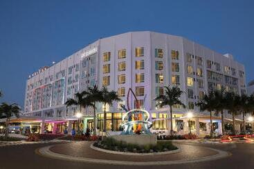 Art Ovation Hotel, Autograph Collection