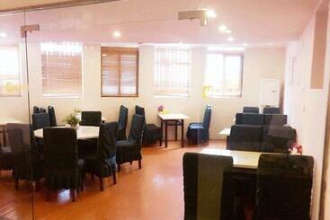 Hotel Greentree Inn Shanghai Songjiang Xinqiao Jiuxin Road Express