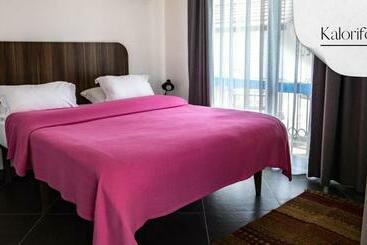 Maya Bistro Hotel & Beach