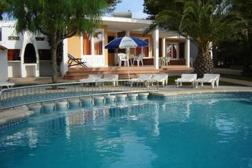 آپارتمانهای توریستها Apartamentos Playa Calan Blanes