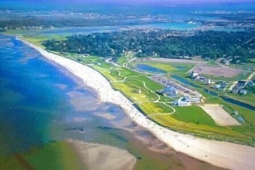 هتل Auberge Shores Inn &