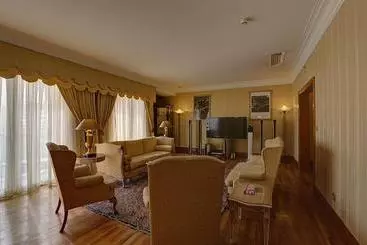 Parsian Esteghlal International Hotel