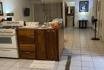 هتل Perico Azul & Surf Camp