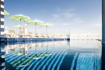 ホテル Comfort Inn & Suites Los Cabos