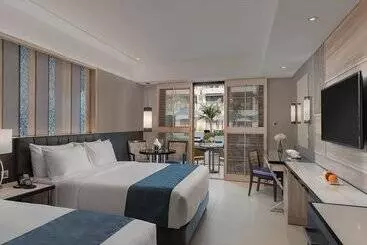 Hotelli Henann Palm Beach Resort