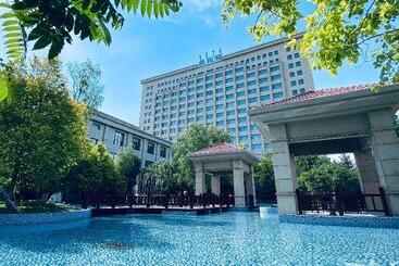 Hotel Howard Johnson Domando Plaza Wulanchabu