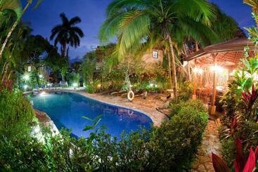 هتل Villas Nicolas Adults Only