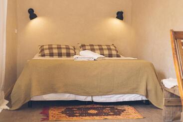 Pura Vida Mae Hostel