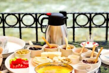 River Side Tinyhouse