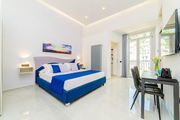 פנסיון Cloister Suites Amalfi