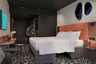 Tribe Budapest Airport