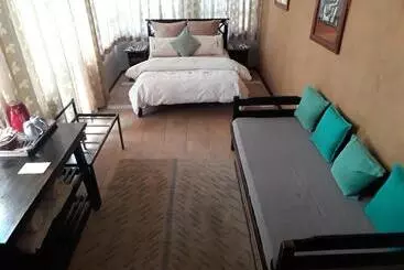 Auberge Hôtelière Chameleon Backpackers & Guesthouse