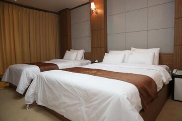 Hotel Uljin Grand