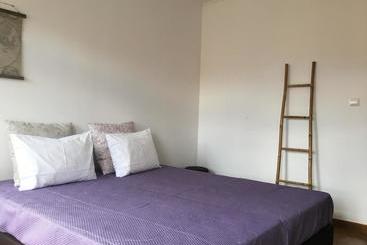 تختخواب و صبحانه Estrela20 Guest House