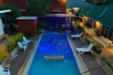 فندق D Lima Beach Inn