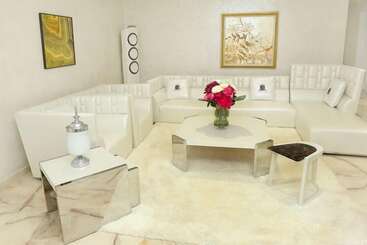 The Wells Carlton Hotel And Apartments