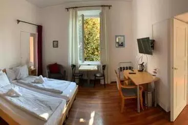 ベッドアンドブレックファースト Rooms Al Festival