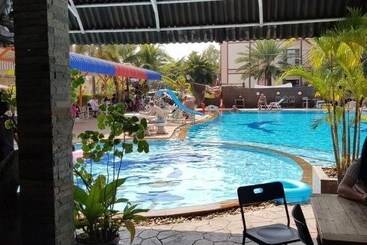 Ruysuk Hotel & Swimming Pool