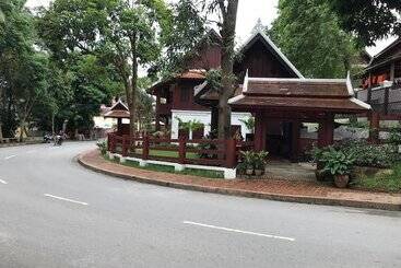 هتل Luang Prabang Villa Sirikili River View