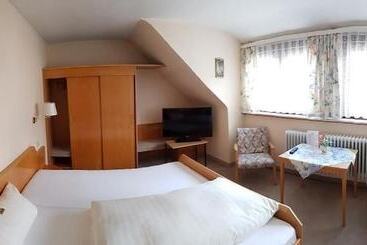 Отель Platzhirsch