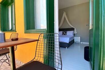 Bed and Breakfast Zer Suites Alaçatı