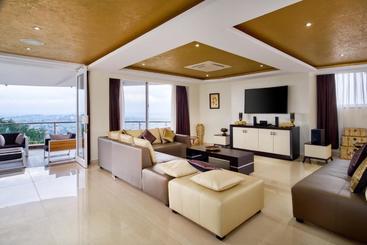 Protea Hotel By Marriott Kampala Skyz