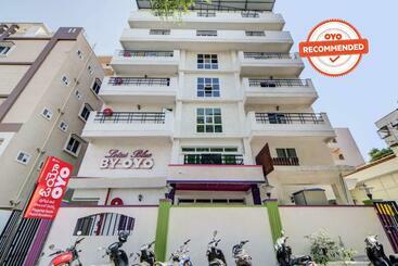 Super Hotel O Jntu College Near Lulu Mall, Kphb Colony