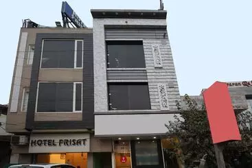 Oyo 10145 Hotel Jk