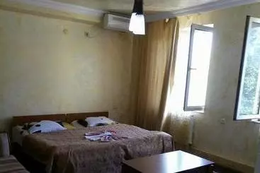 تختخواب و صبحانه Merab House