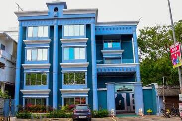 هتل Pramod House Of Classics