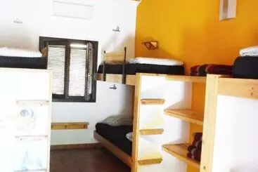 Tantaka   Albergue Los Meleses