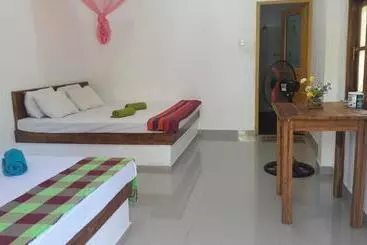 تختخواب و صبحانه Nature Lovers Safari Resort