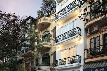 هتل Dream Central