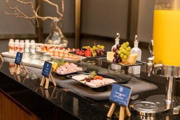 Отель Camino Real Fashion Drive Monterrey