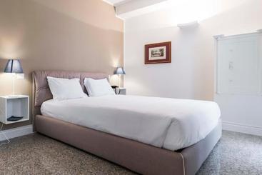 هتل Apartamentos Lungomare