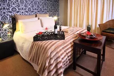 Hotel Thatchwood Country Lodge