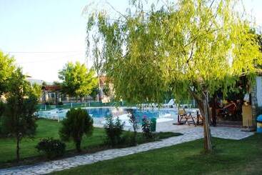 شقة Prespa Resort & Spa