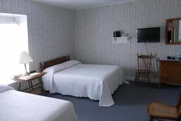 Shaw's Hotel & Cottages