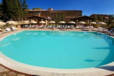 هتل Antico Borgo Casalappi