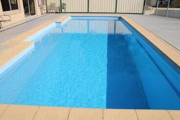 酒店 Hi Way Eight Motor Inn