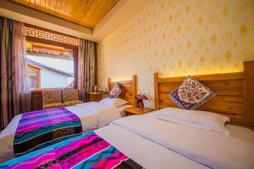 Hotel Lijiang Rongyi Homestay