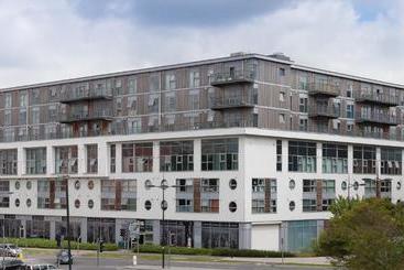 هتل The Paramount By Esa